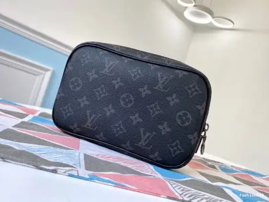 POUCH VUITTON LOUIS TOILETRY PM 0405